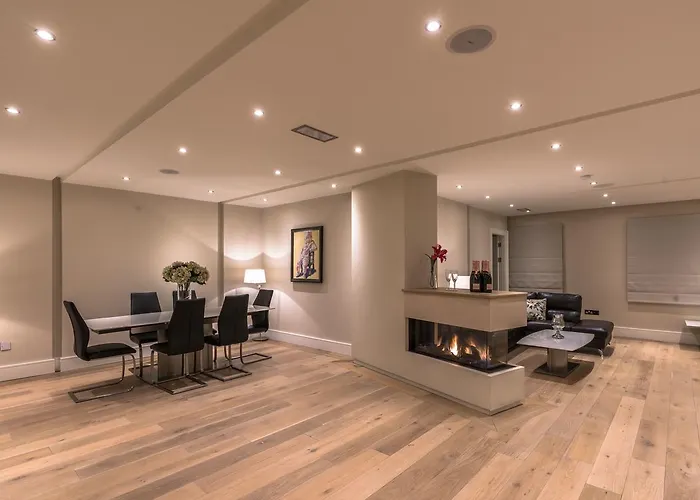The Pierce Brosnan Suite - Hiphipstay
