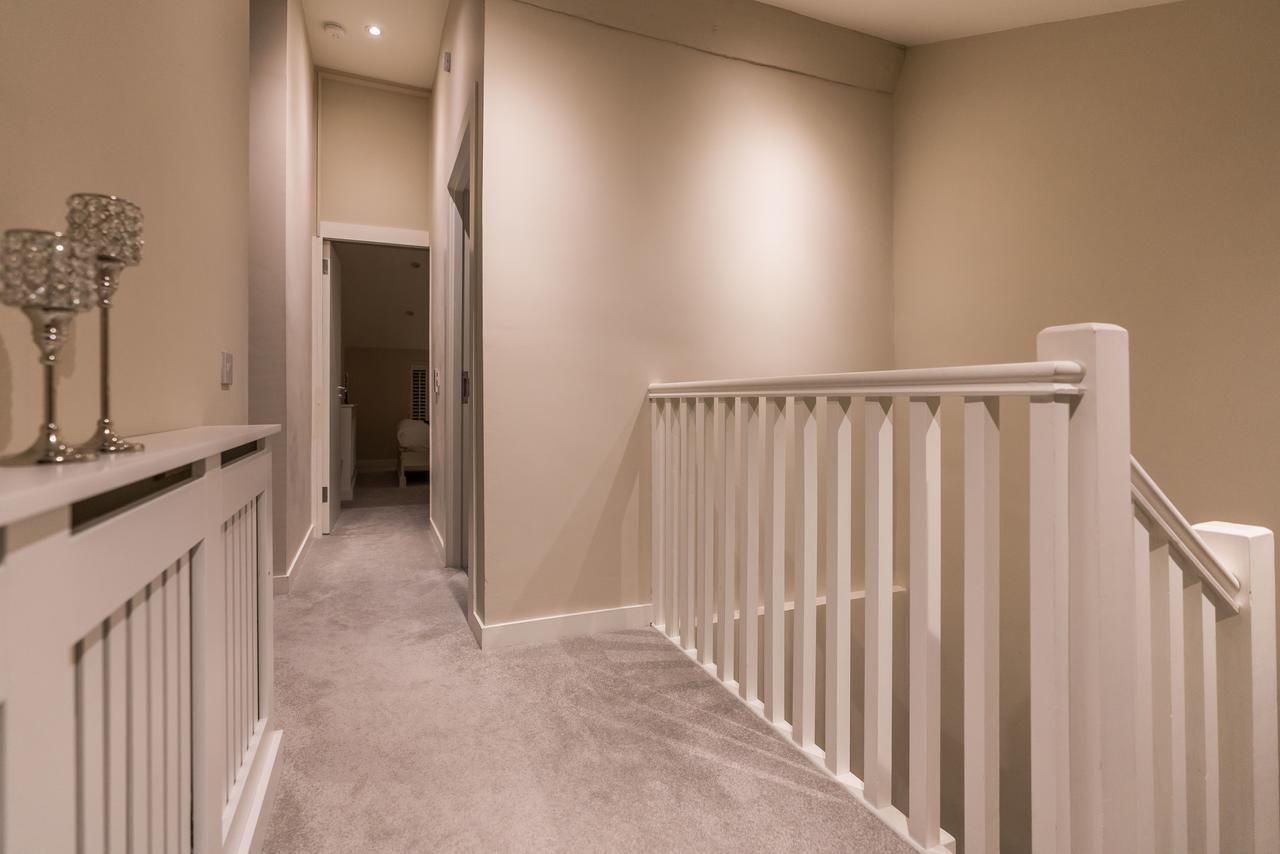 The Pierce Brosnan - Hiphipstay Holiday home Dublin