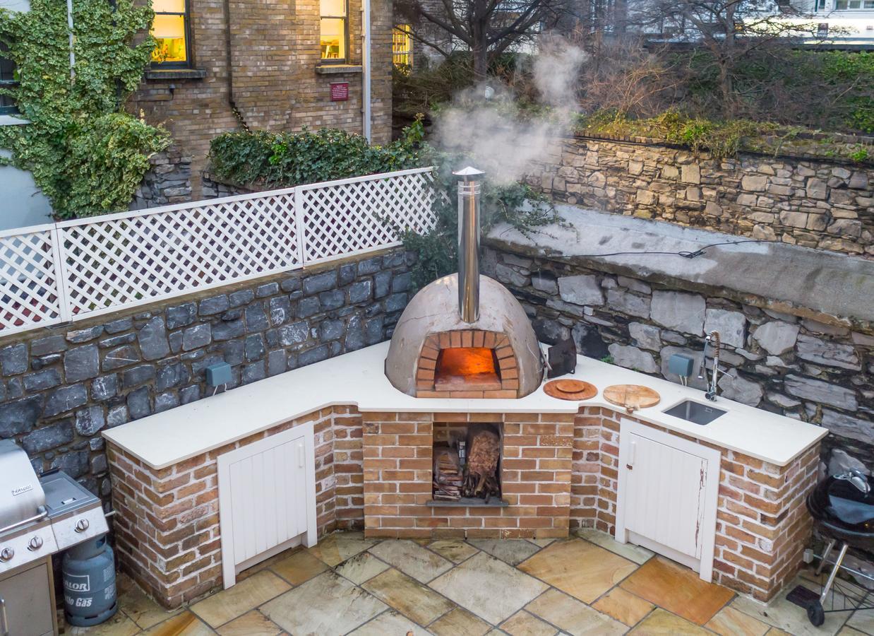 The Pierce Brosnan - Hiphipstay Holiday home Dublin